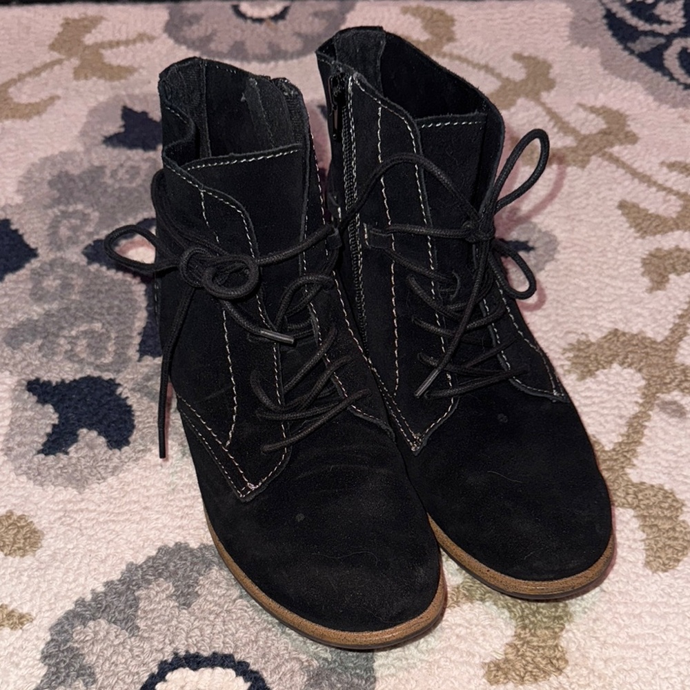 Women's Black Lace-Up Ankle Boots